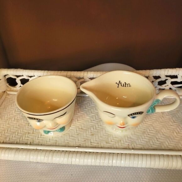 Vintage Baileys Winking Face Creamer & Sugar Set – 1990s - Picture 4 of 9